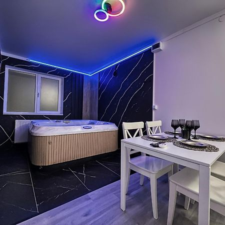Luxor - Jacuzzi&Cozy Apartments Сибиу Экстерьер фото