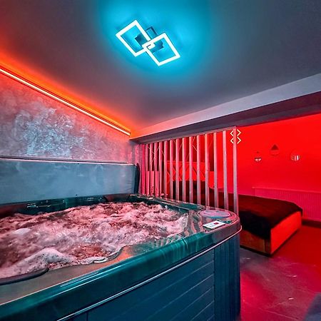 Luxor - Jacuzzi&Cozy Apartments Сибиу Экстерьер фото