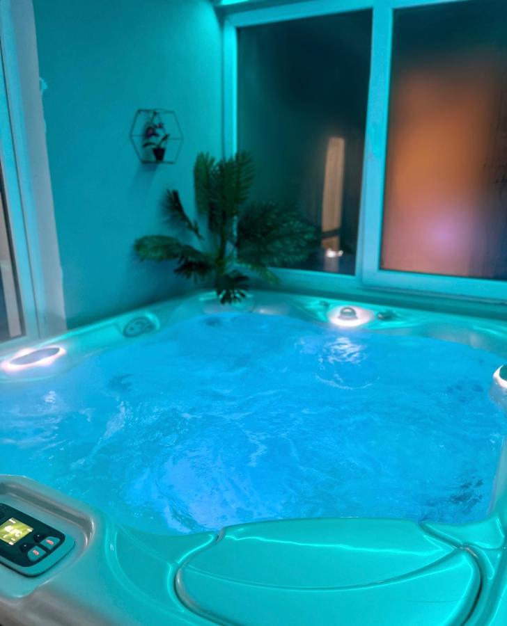 Luxor - Jacuzzi&Cozy Apartments Сибиу Экстерьер фото
