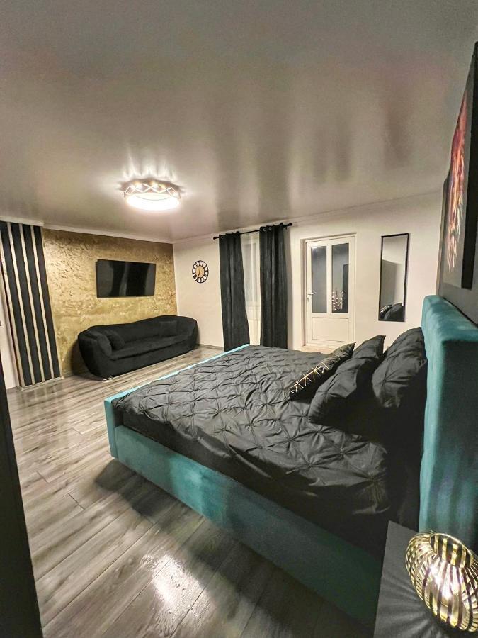 Luxor - Jacuzzi&Cozy Apartments Сибиу Экстерьер фото