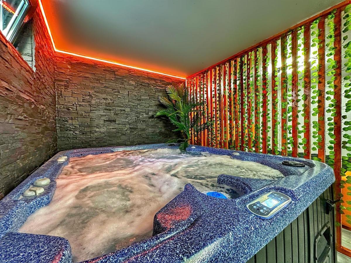 Luxor - Jacuzzi&Cozy Apartments Сибиу Экстерьер фото