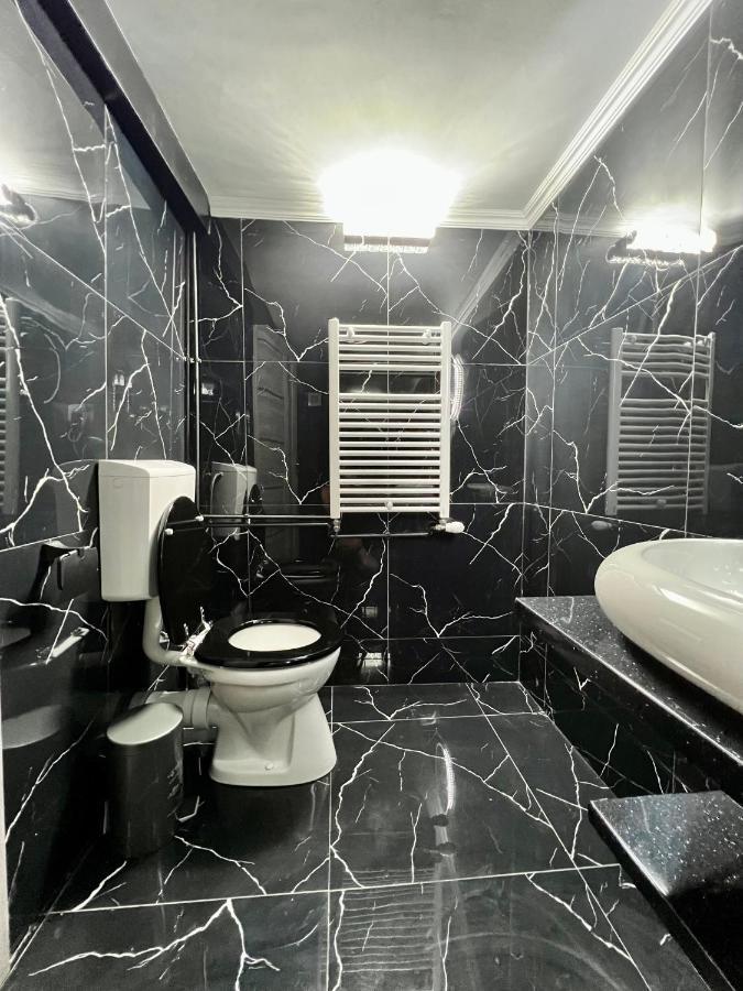 Luxor - Jacuzzi&Cozy Apartments Сибиу Экстерьер фото