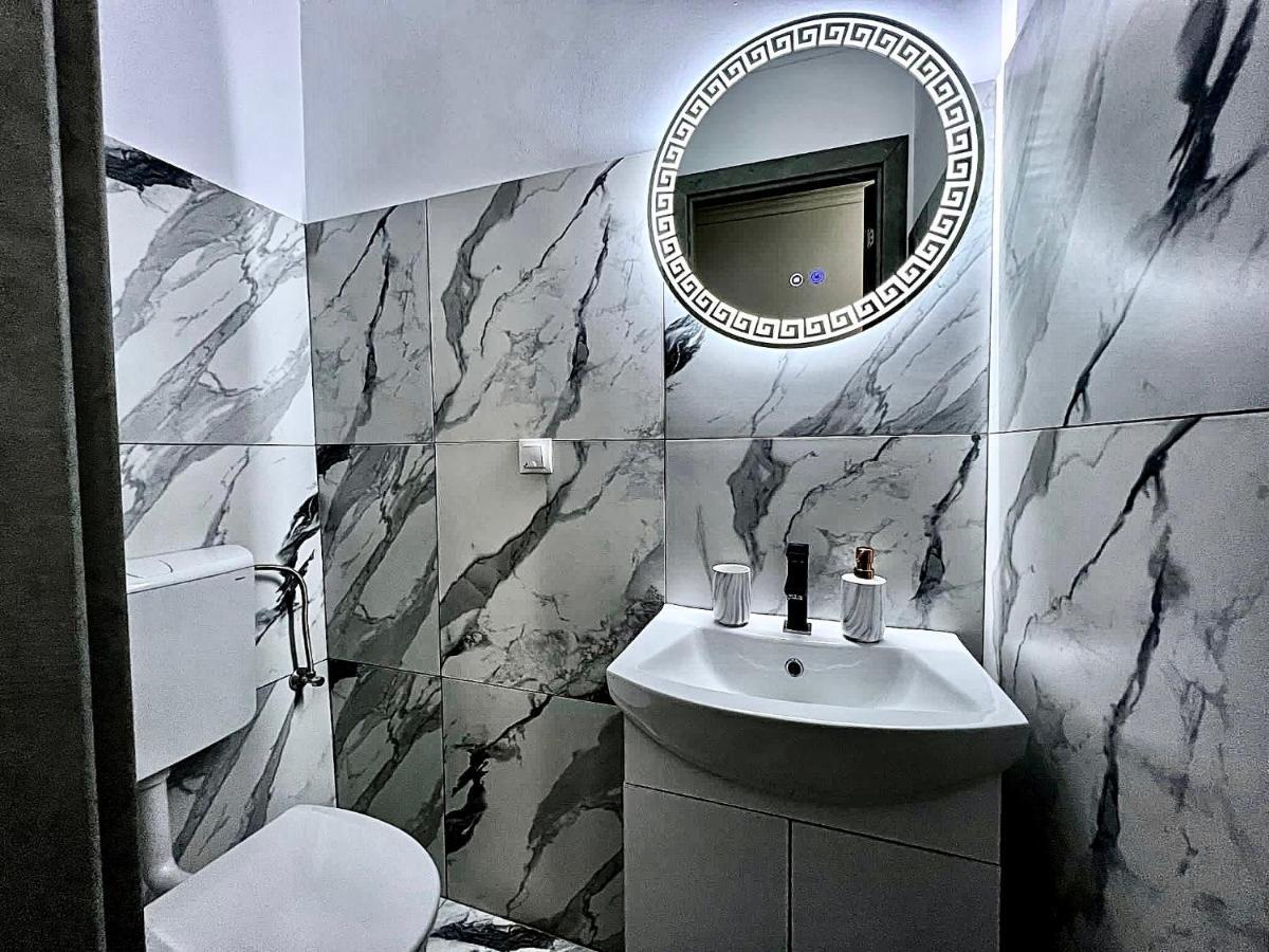 Luxor - Jacuzzi&Cozy Apartments Сибиу Экстерьер фото