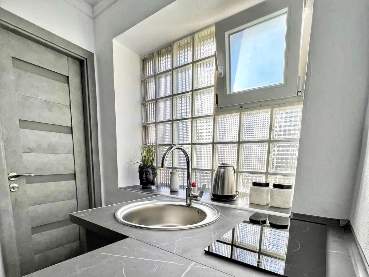 Luxor - Jacuzzi&Cozy Apartments Сибиу Экстерьер фото