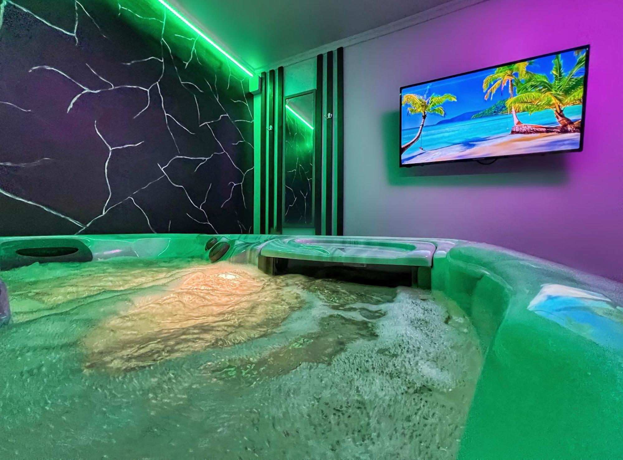 Luxor - Jacuzzi&Cozy Apartments Сибиу Экстерьер фото