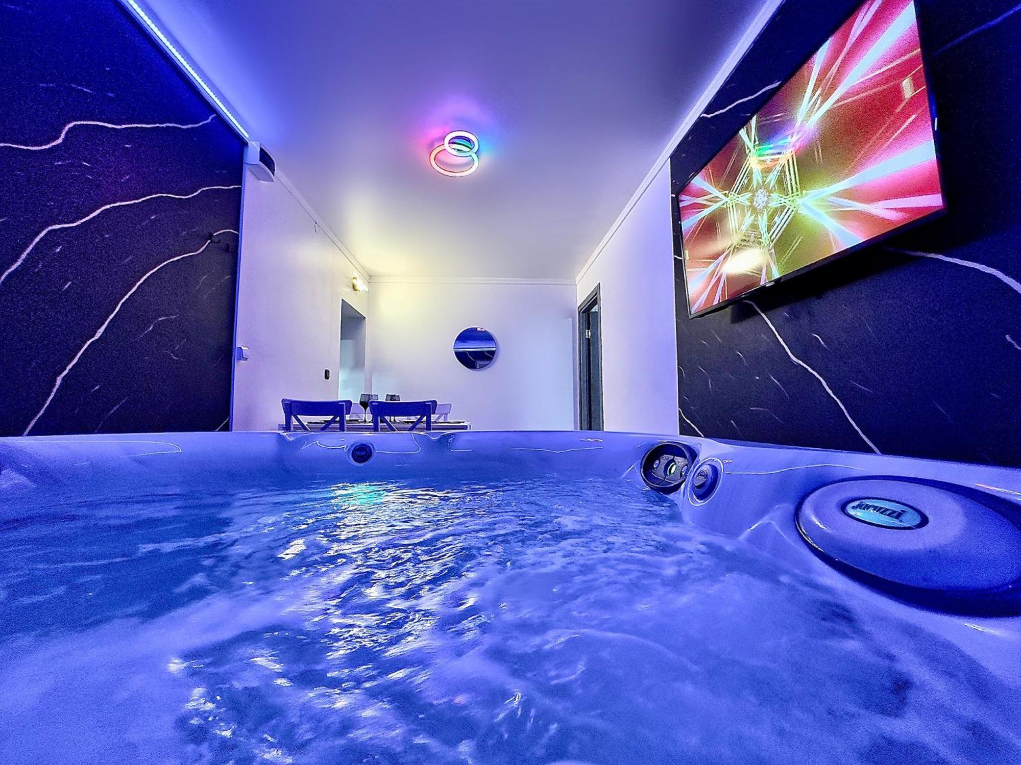Luxor - Jacuzzi&Cozy Apartments Сибиу Экстерьер фото