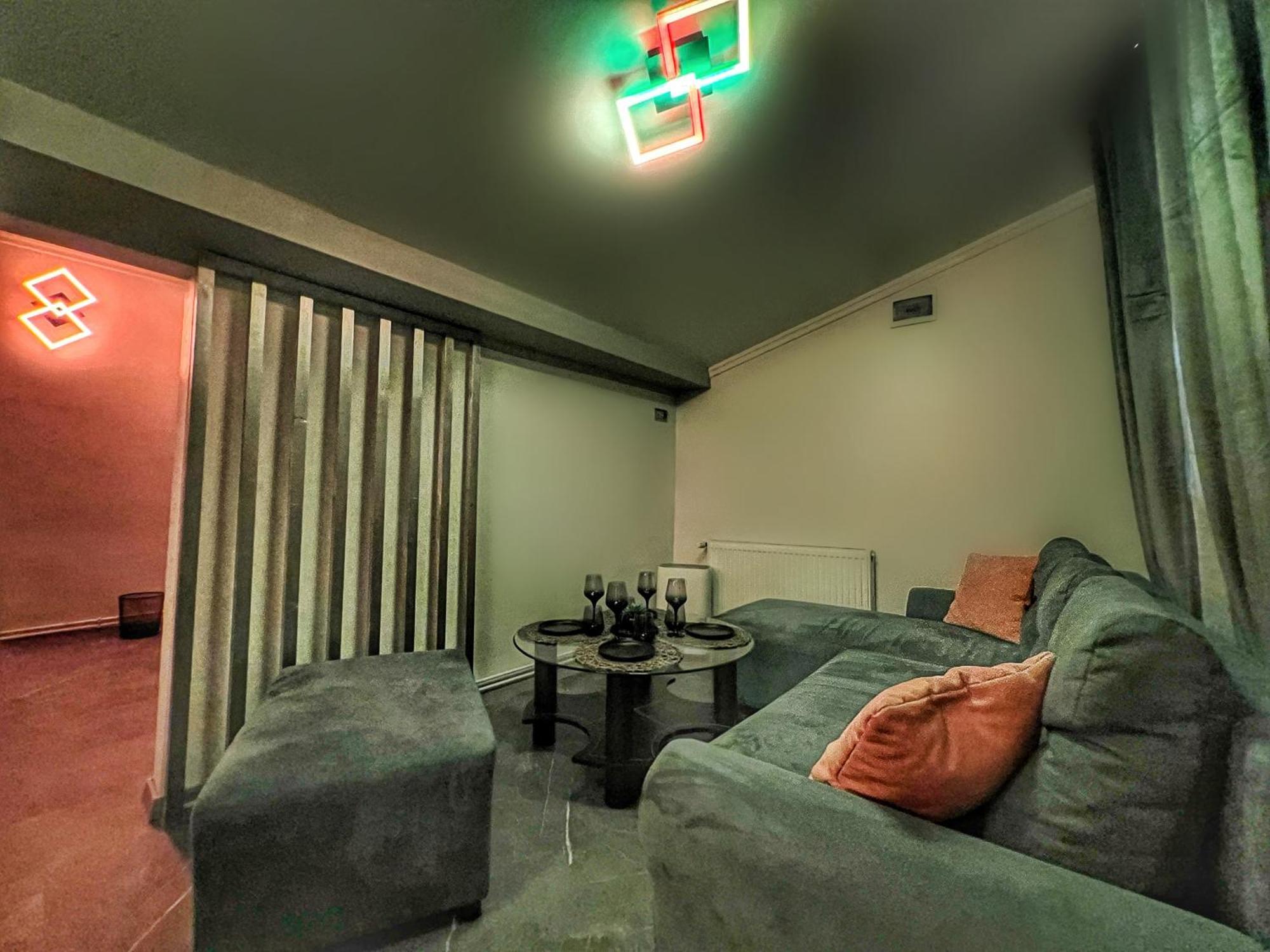 Luxor - Jacuzzi&Cozy Apartments Сибиу Экстерьер фото